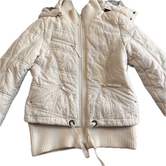 Y2K Cream Cropped Puffer Jacket Faux Fur Hood 2000s Bimbo Mob Wife Winter Trend - Picture 6 of 8